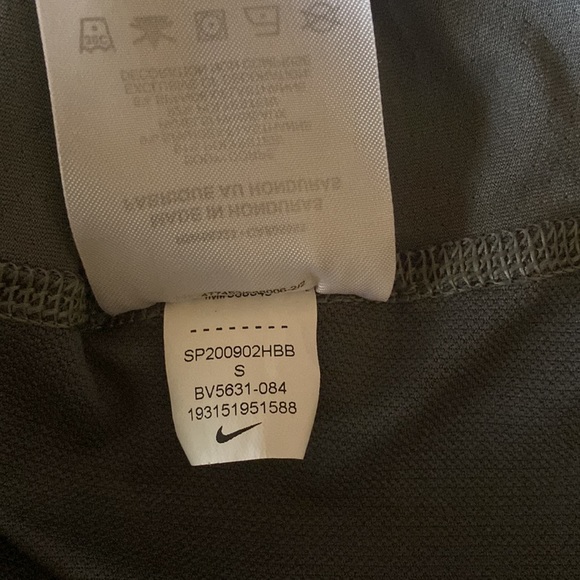 Nike Pro dri fit tee shirt, gray. Size small - Picture 7 of 8